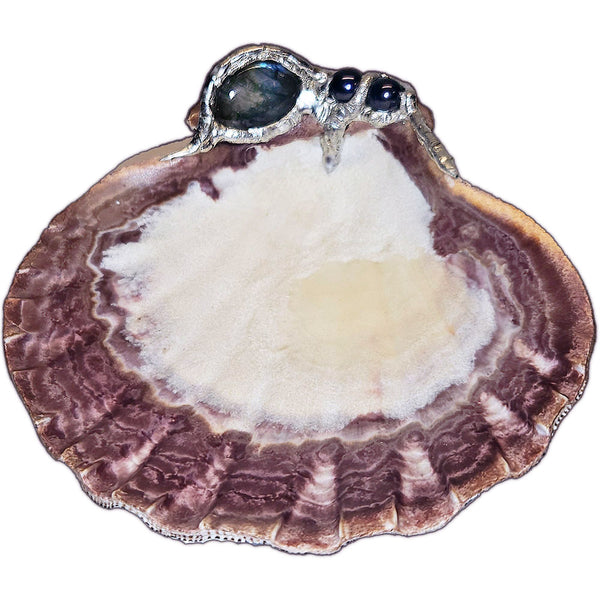 lion paw shell with labradorite and black pearls