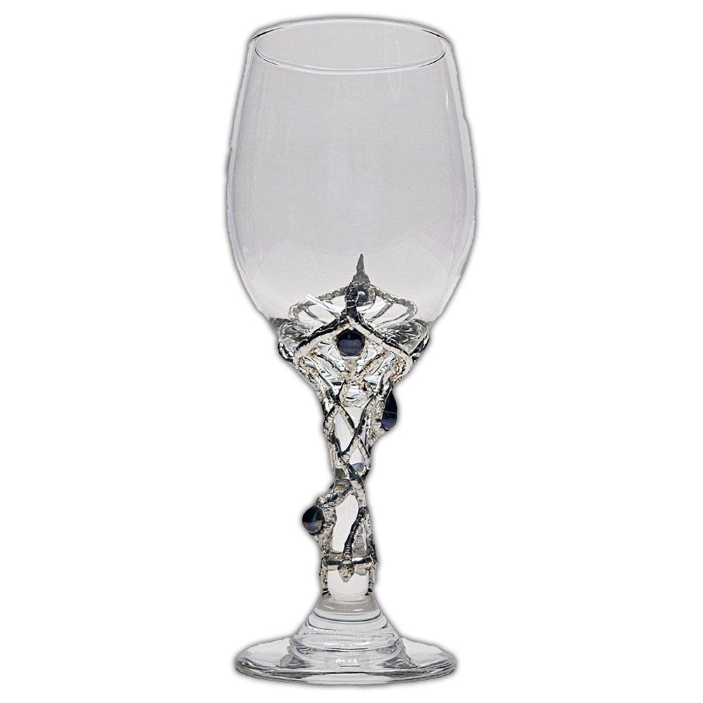 white wine glass with black pearls